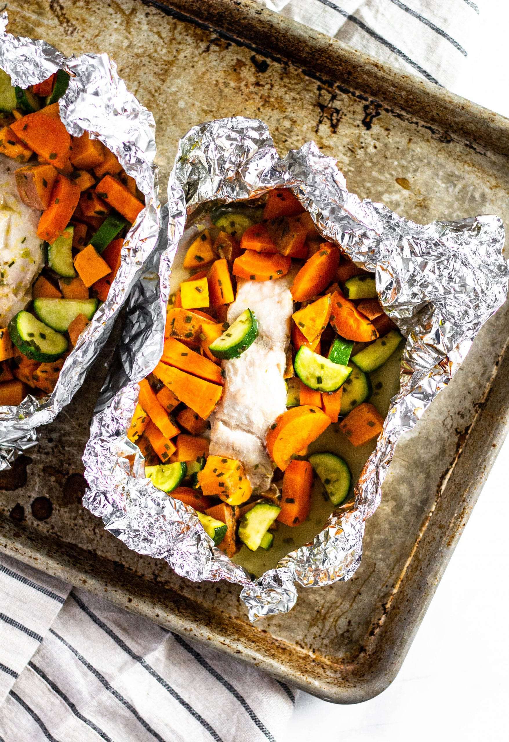 Easy Baked Fish in Foil Packets | Tara Rochford Nutrition #lowfodmap #foilpack #tararochfordnutrition