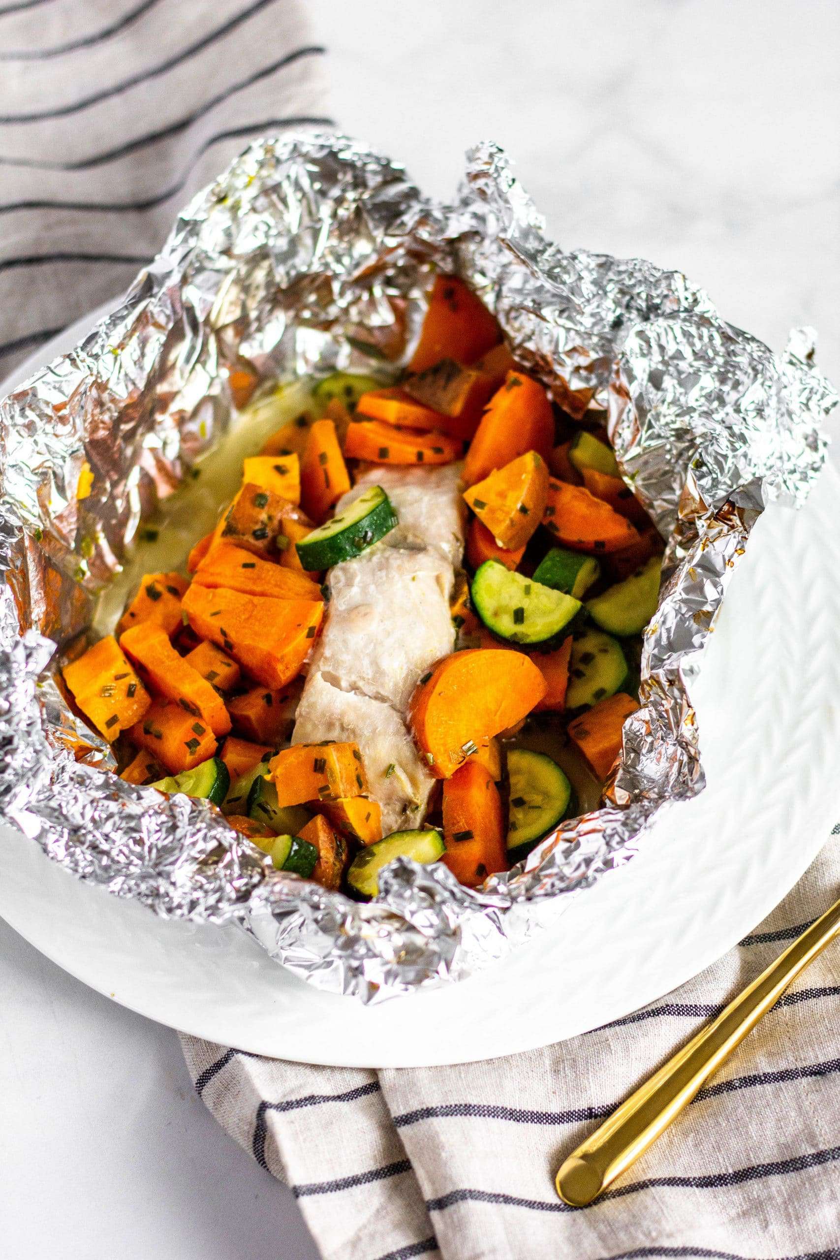 Easy Baked Fish in Foil Packets | Tara Rochford Nutrition #lowfodmap #foilpack #tararochfordnutrition