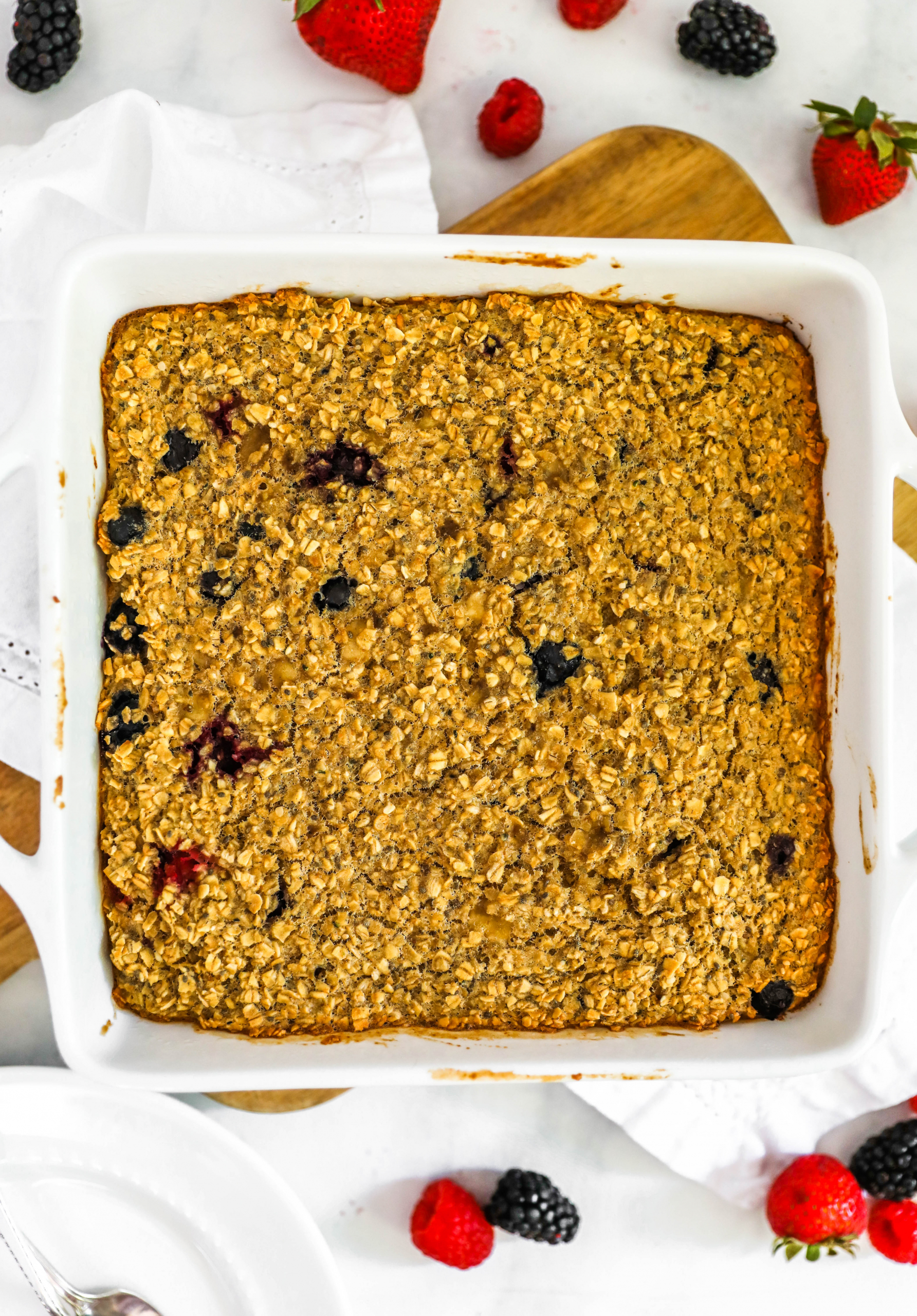 Berry Oatmeal Breakfast Bake #oatmealbake #healthybreakfast