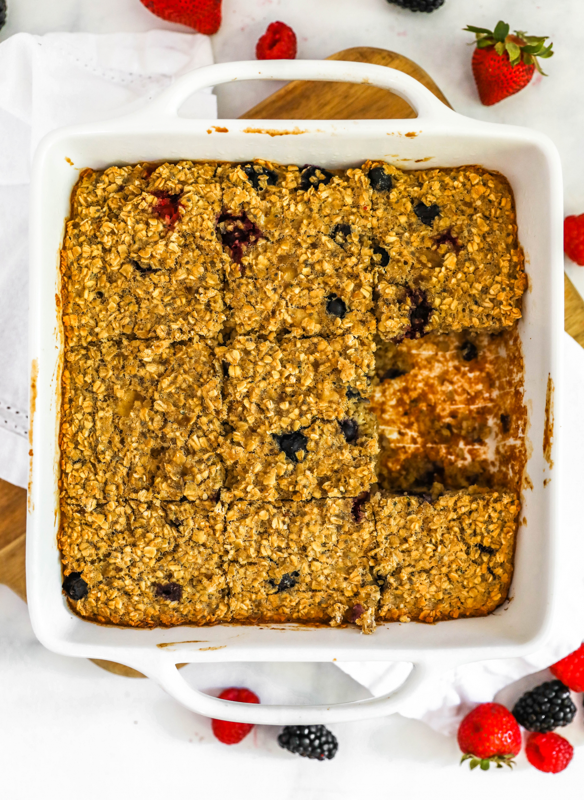 Berry Oatmeal Breakfast Bake #oatmealbake #healthybreakfast