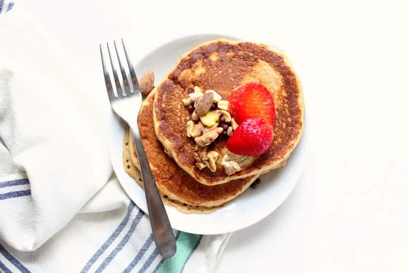 Low FODMAP Pancakes with Crunchy Trailmix Topping