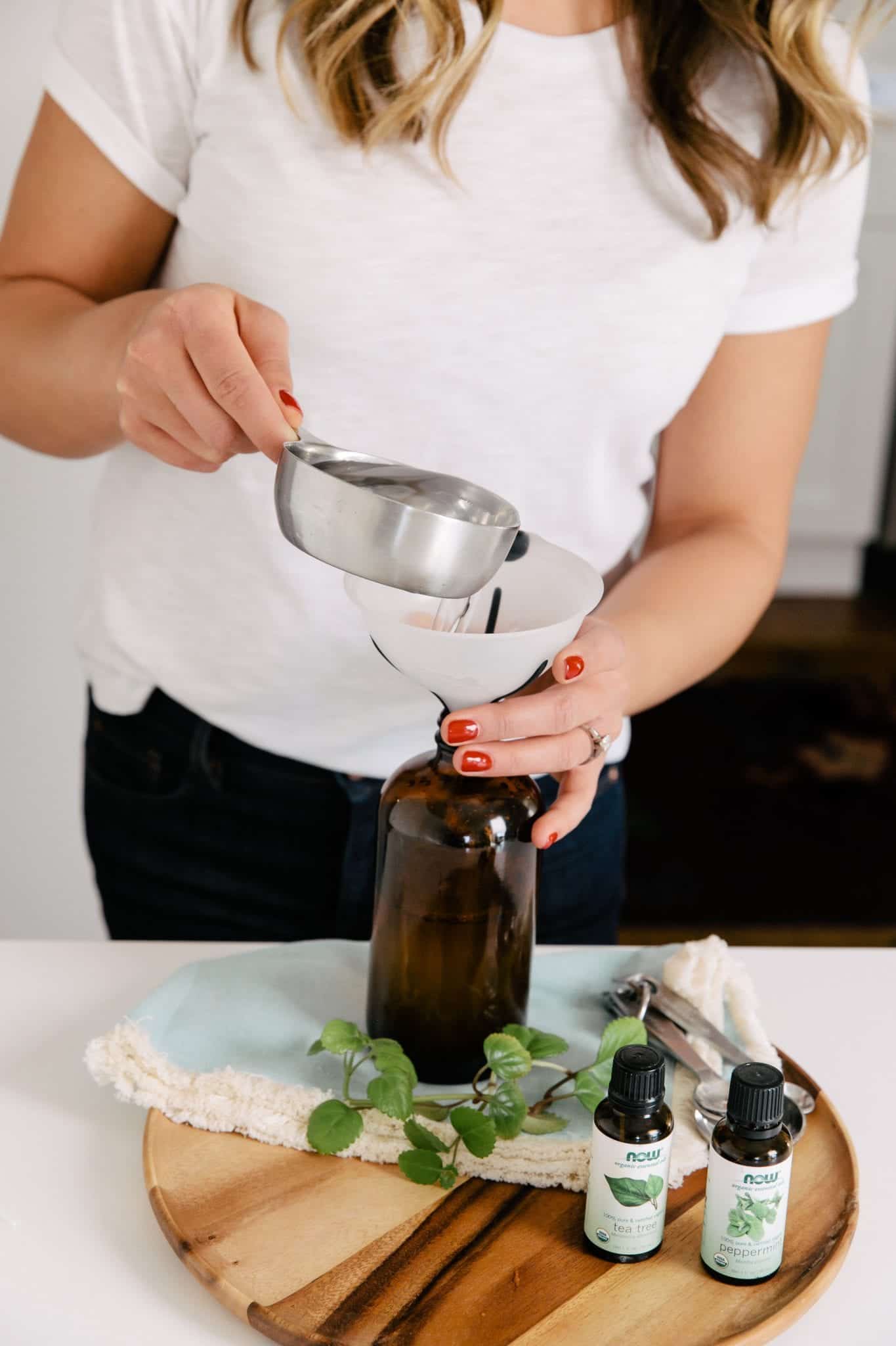 Daily Shower Spray - #showerspray #greencleaning #teatreeoil #essentialoils