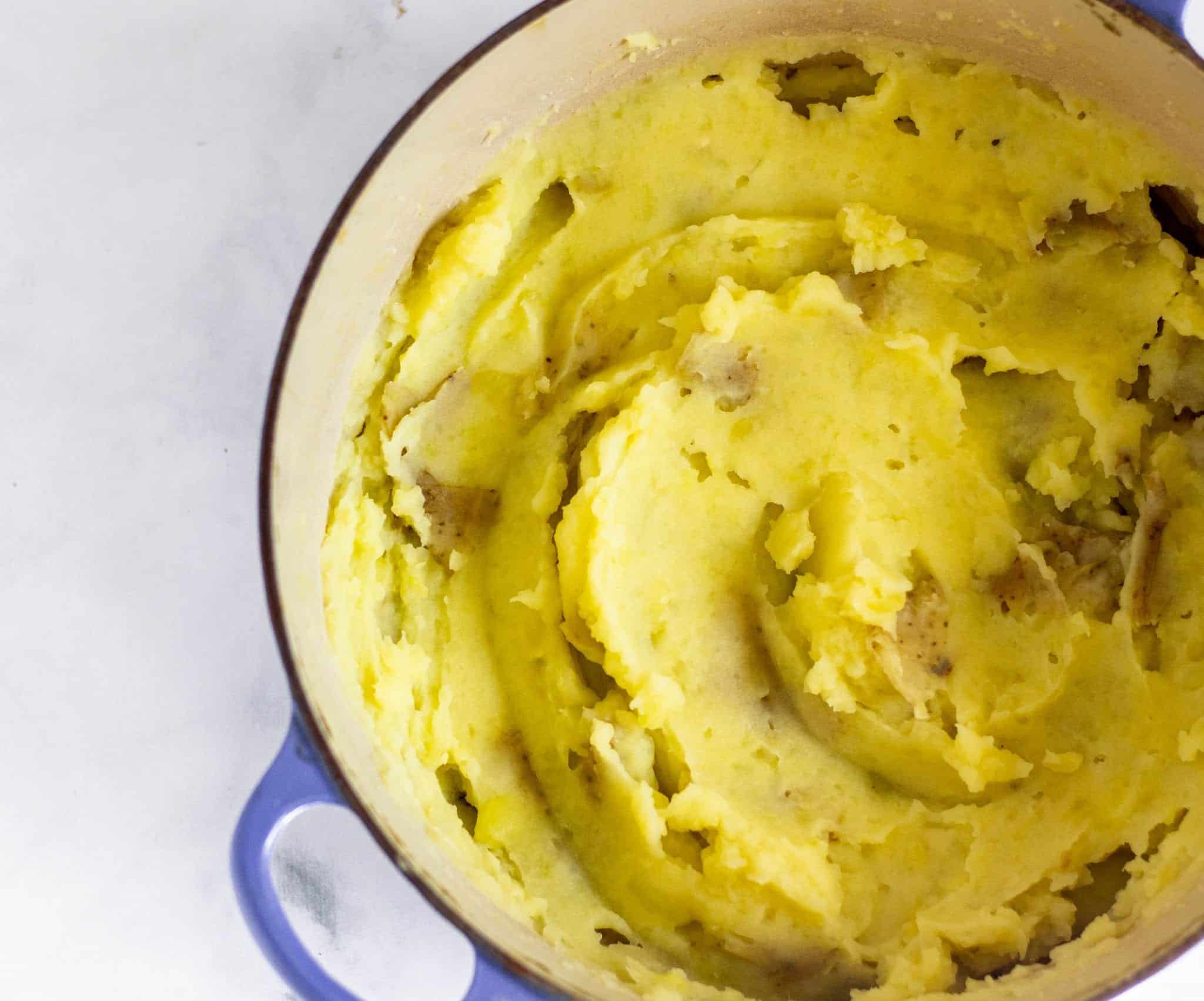 Low FODMAP Olive Oil Mashed Potatoes #lowfodmaprecipe #oliveoil #mashedpotatoes #dairyfreethanksgiving #lowfodmapside