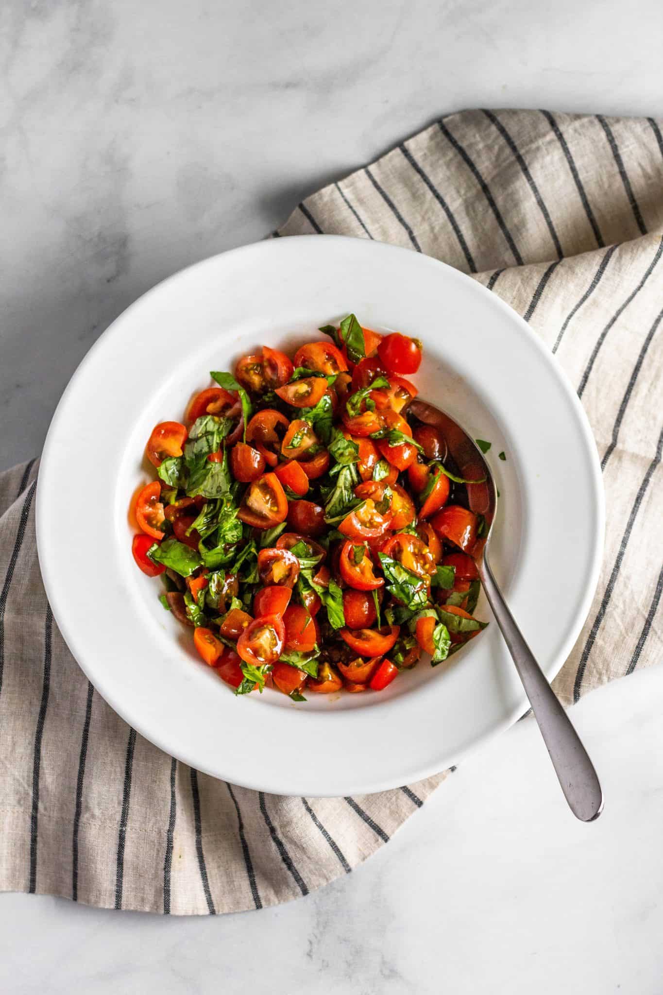 Tomato Basil Salad #lowfodmap #tararochfordnutrition