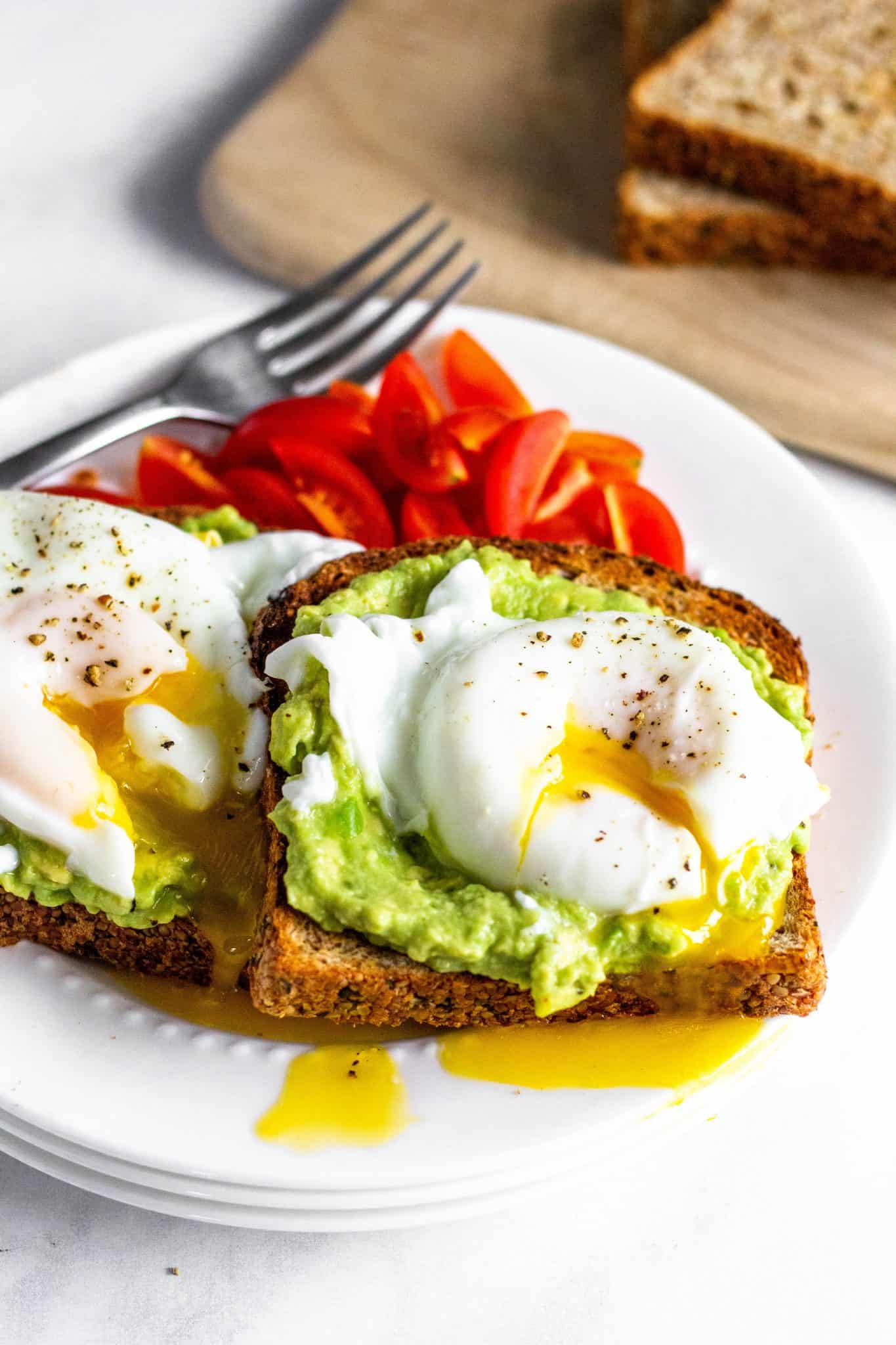 Smashed Avocado Toast with Poached Egg #brainhealth #tararochfordnutrition