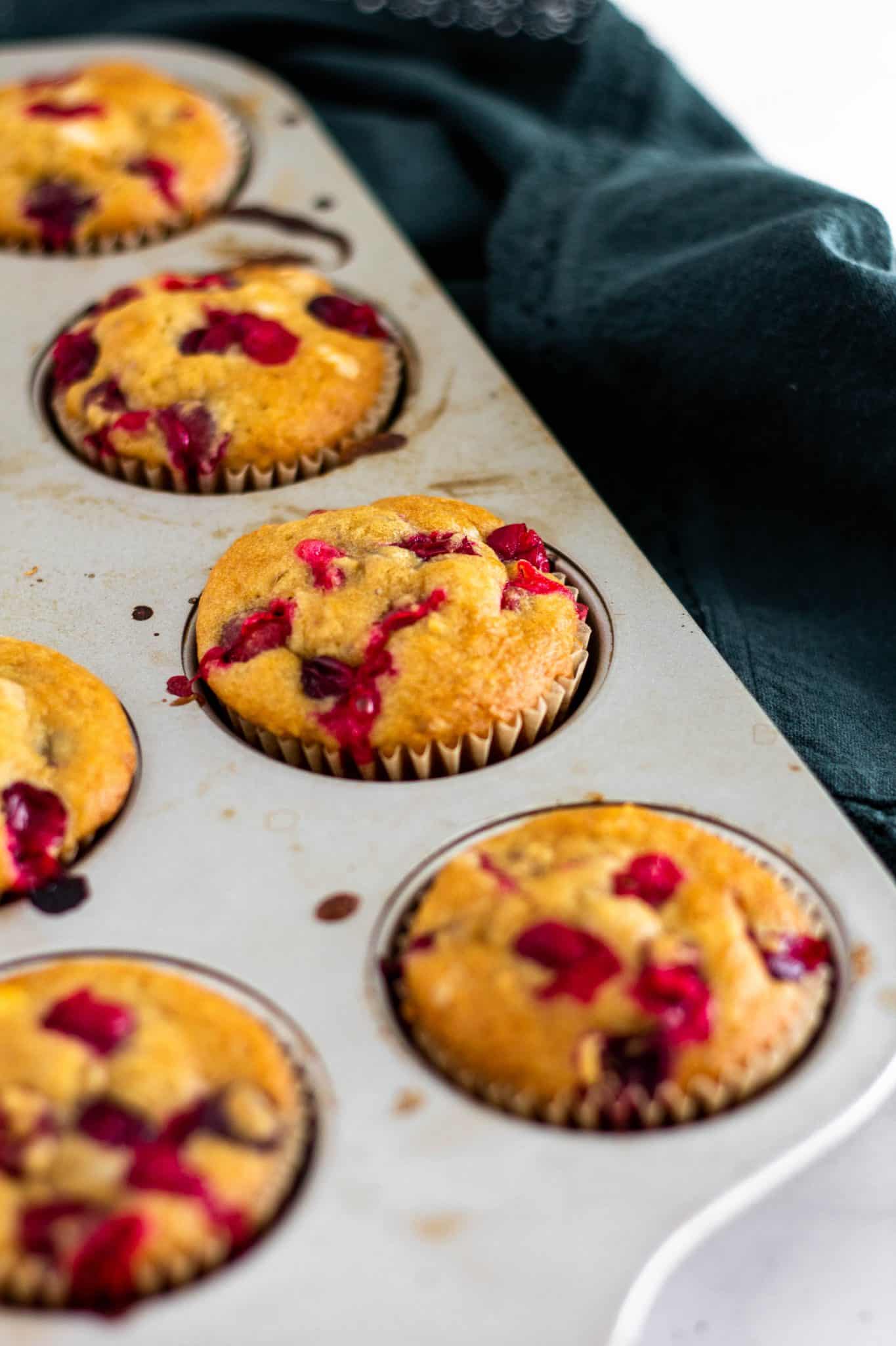 Low FODMAP Cranberry Orange Muffins - Tara Rochford Nutrition #lowfodmapmuffins #lowfodmapbaking