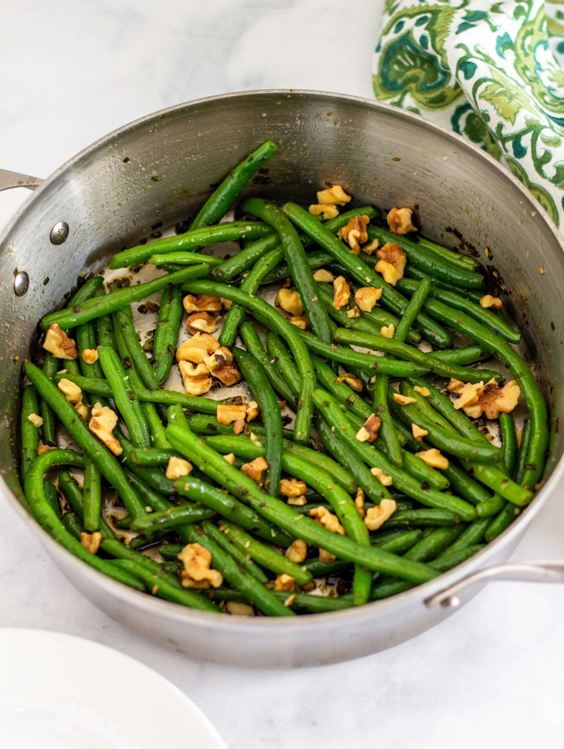 Green Beans with Toasted Walnuts | Tara Rochford Nutrition #healthysidedish #sidedishrecipep