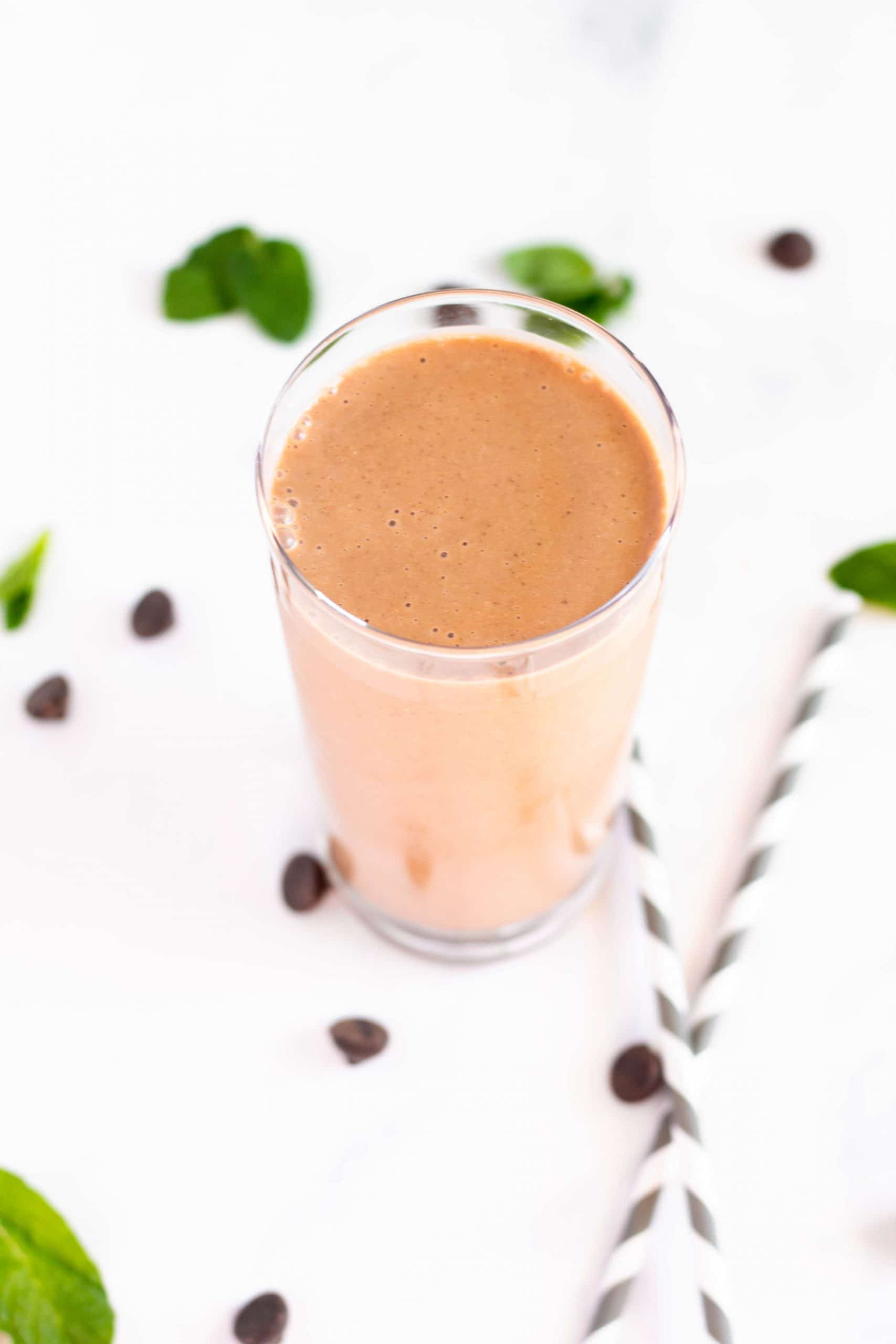 Healthy Thin Mint Smoothie | Tara Rochford Nutrition #tararochfordnutrition #thinmint #smoothie