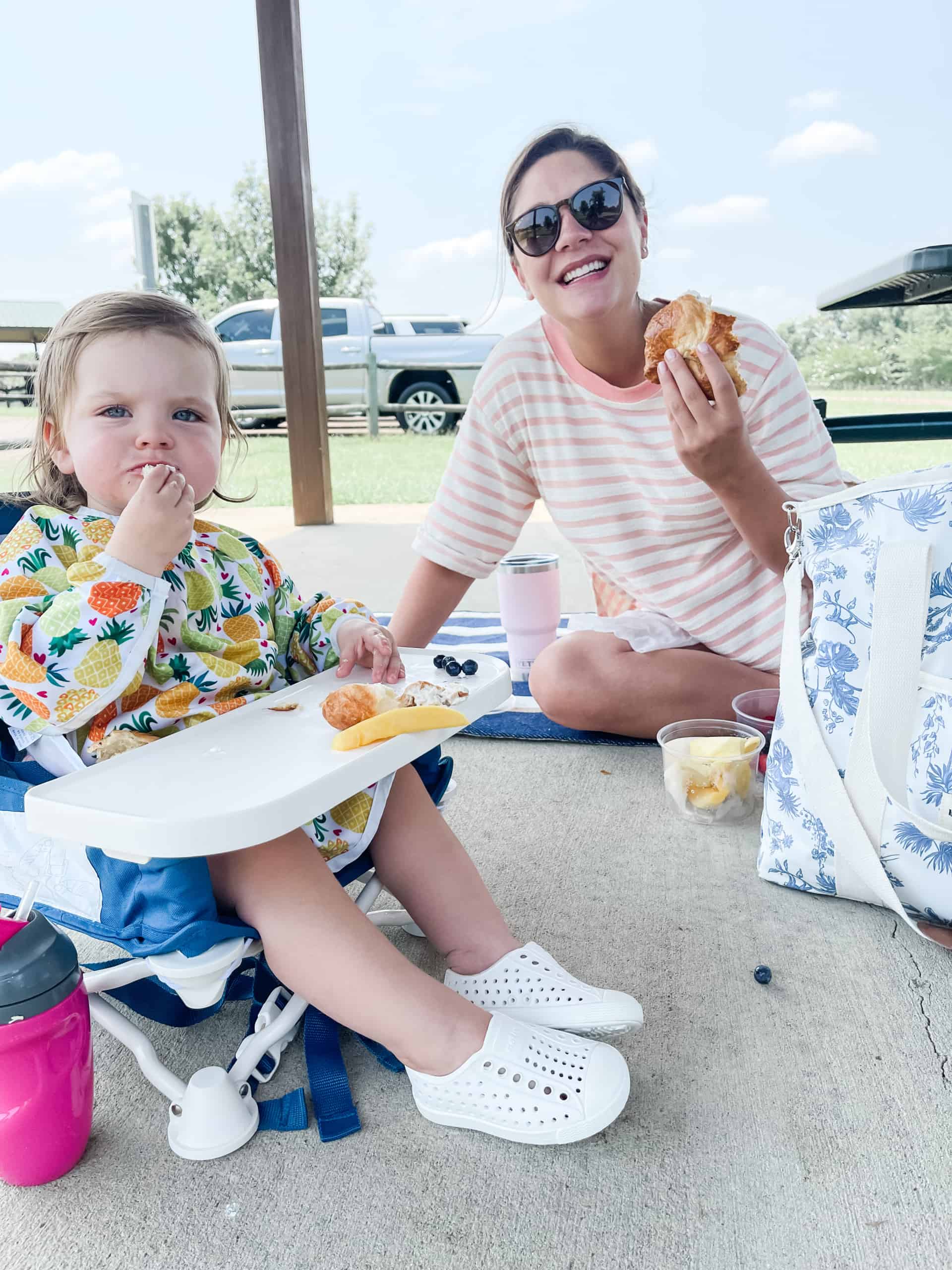 Toddler Road Trip Essentials #roadtrip #toddlerroadtrip