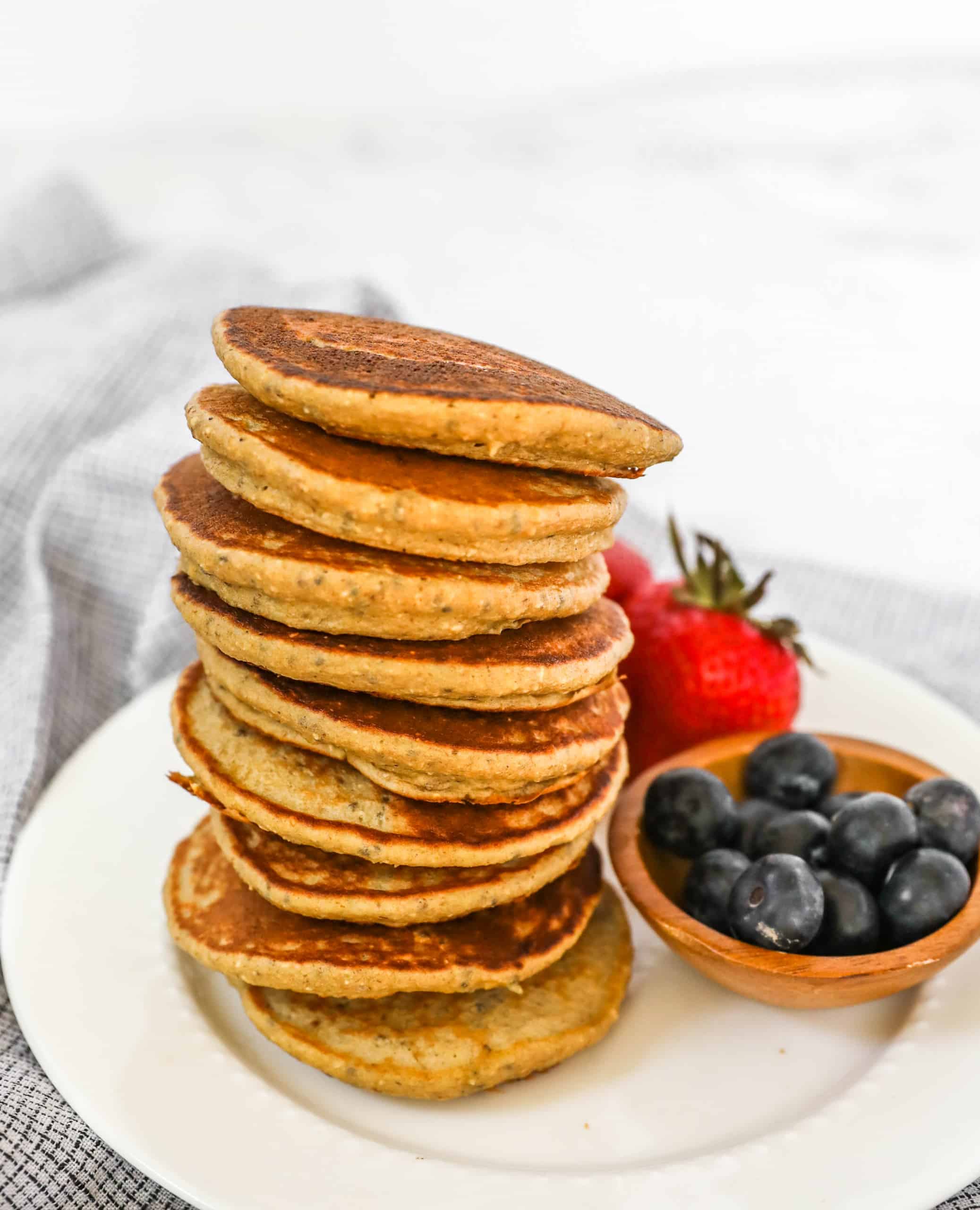 Baby Led Weaning Banana Pancakes #blw #blwpancakes #toddlerbreakfast