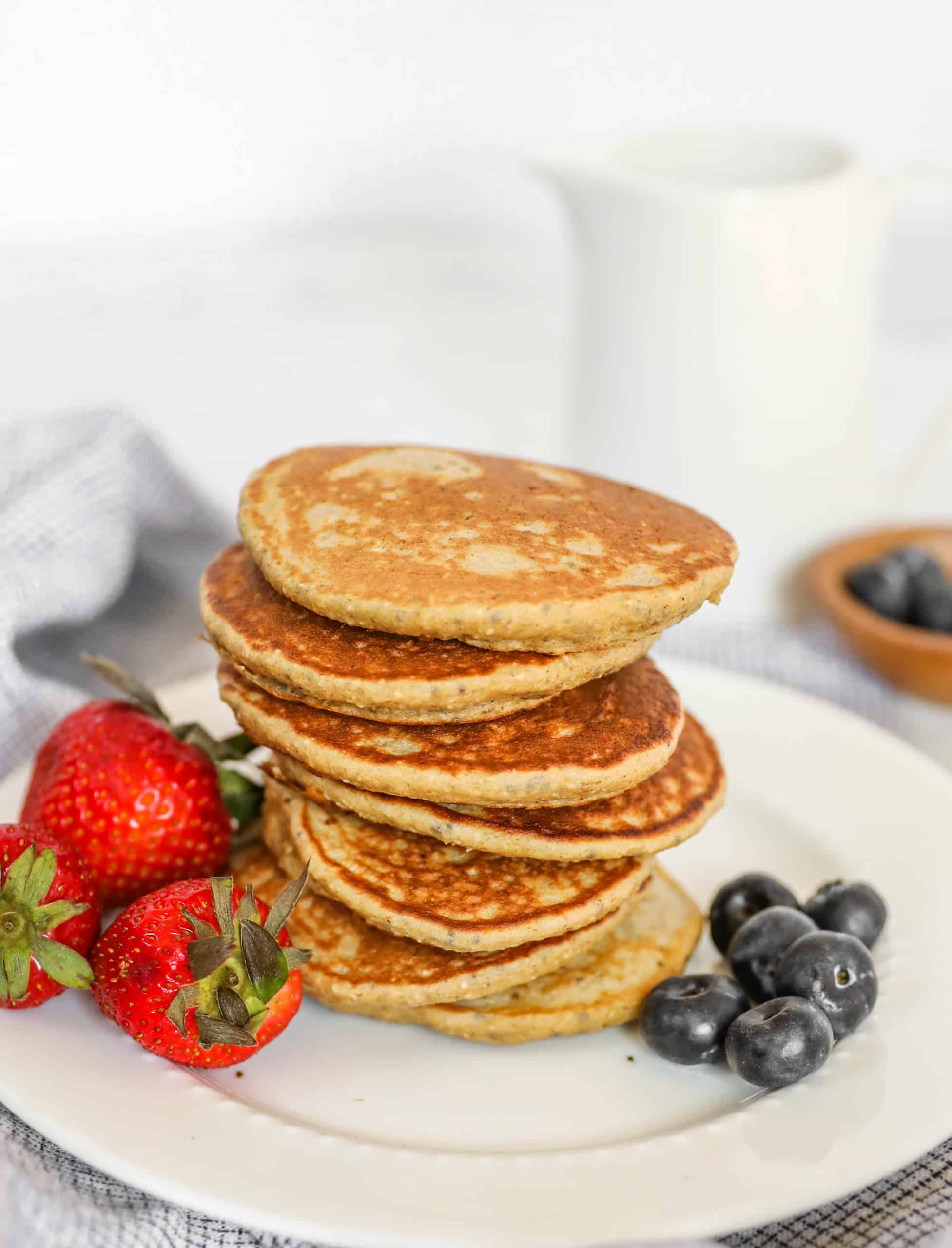 Baby Led Weaning Banana Pancakes #blw #blwpancakes #toddlerbreakfast