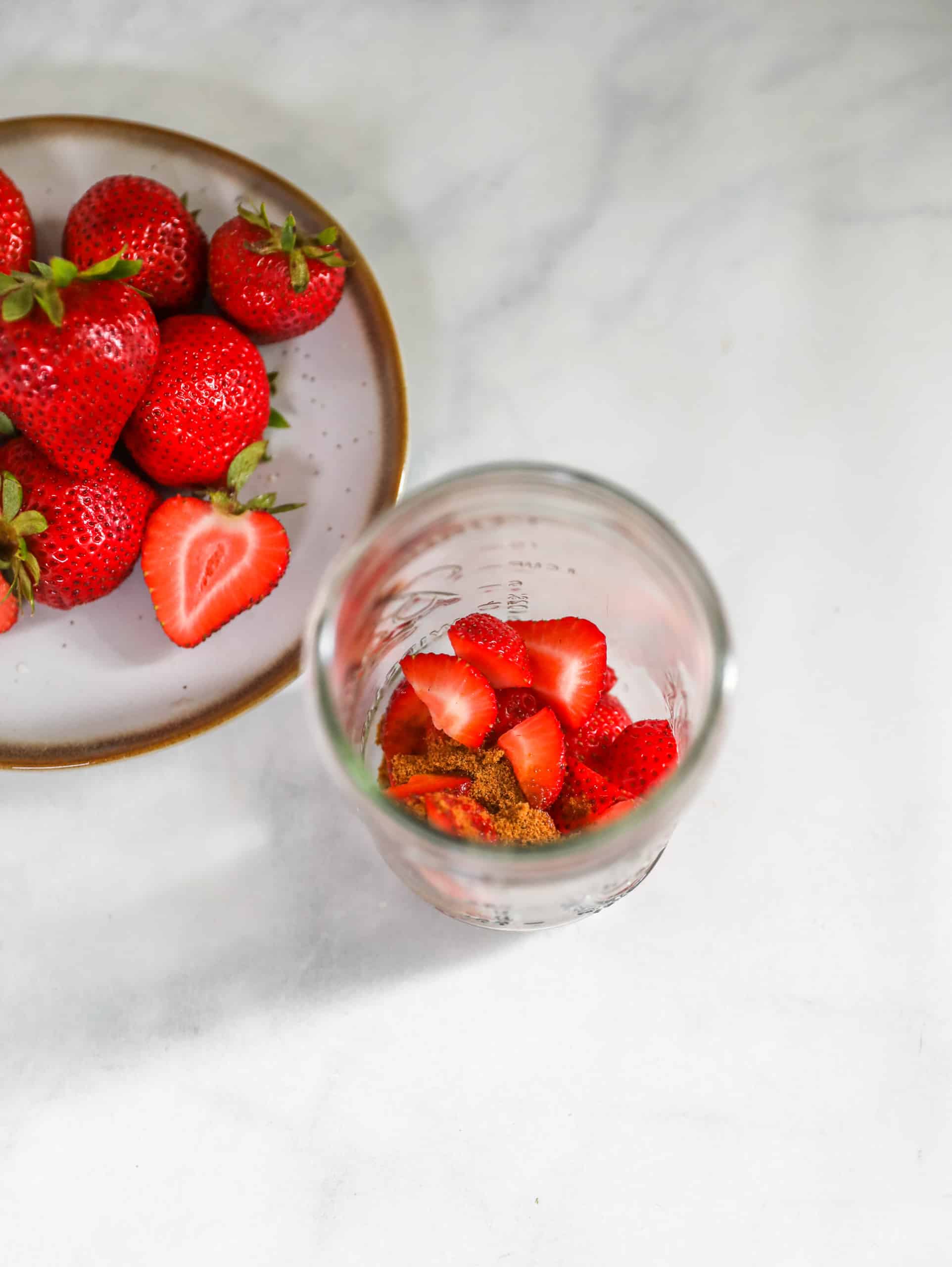 Iced Strawberry Matcha Latte #matchalatte #latterecipe