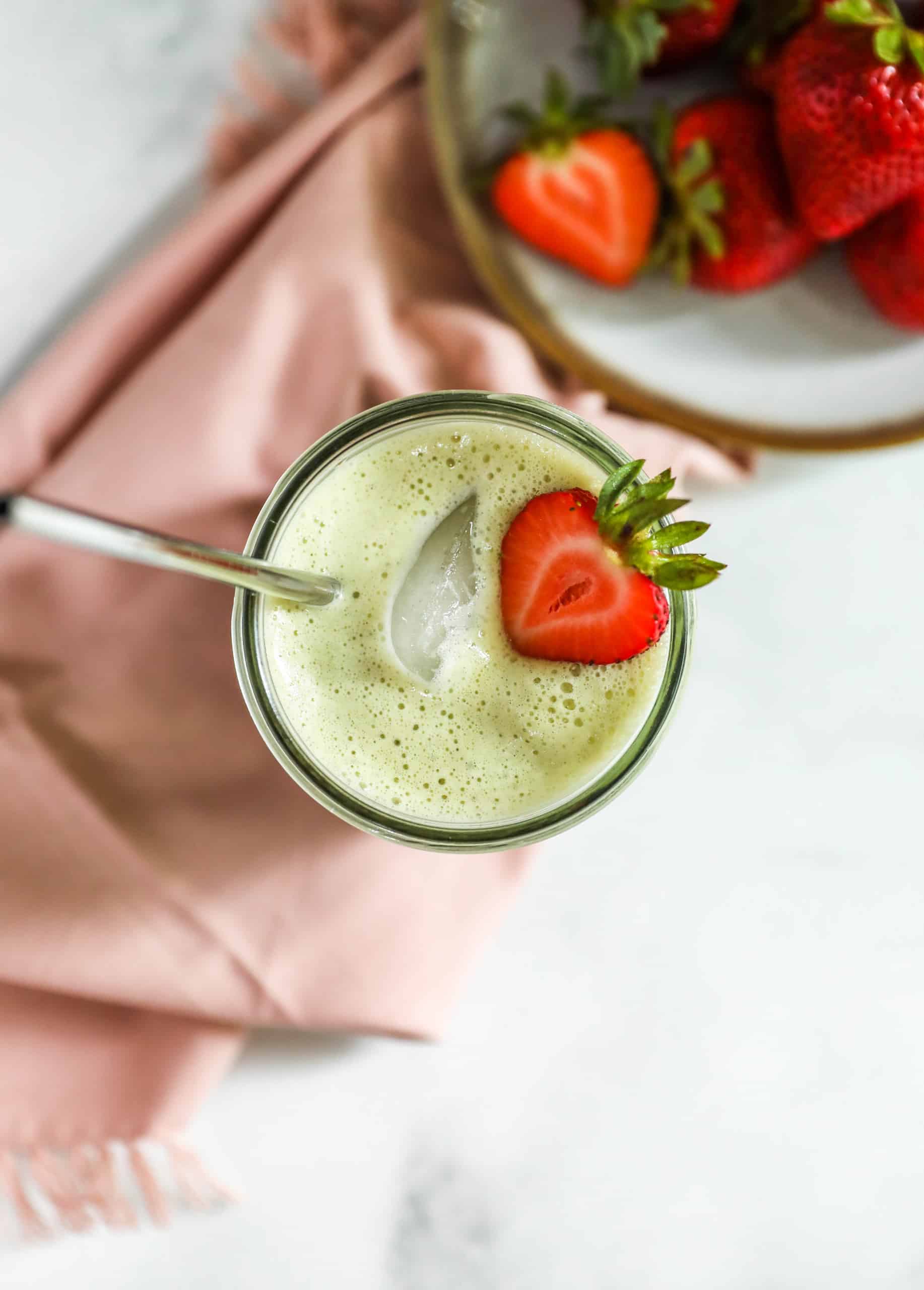 Iced Strawberry Matcha Latte #matchalatte #latterecipe