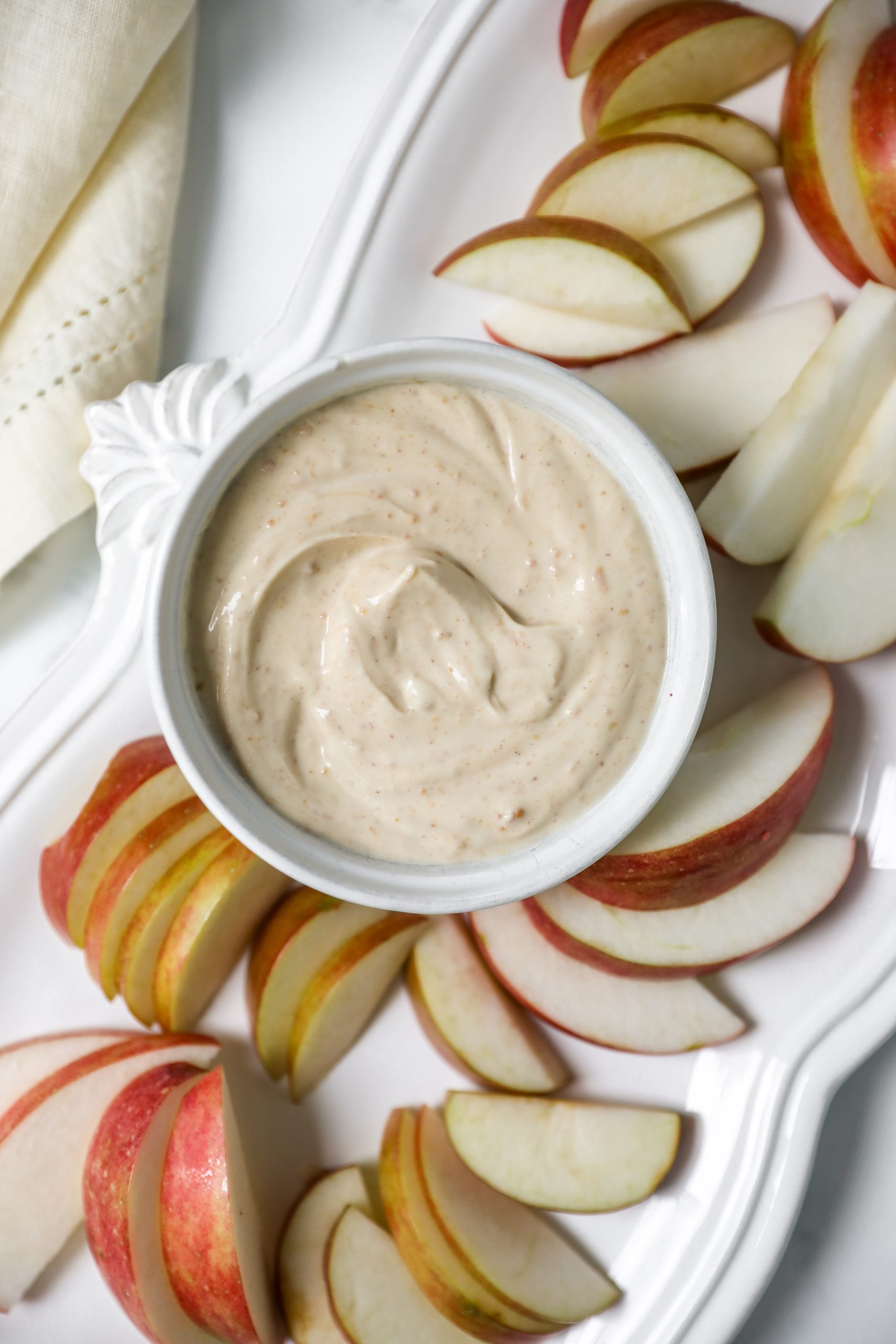 Greek Yogurt Apple Dip #tararochford #appleseason