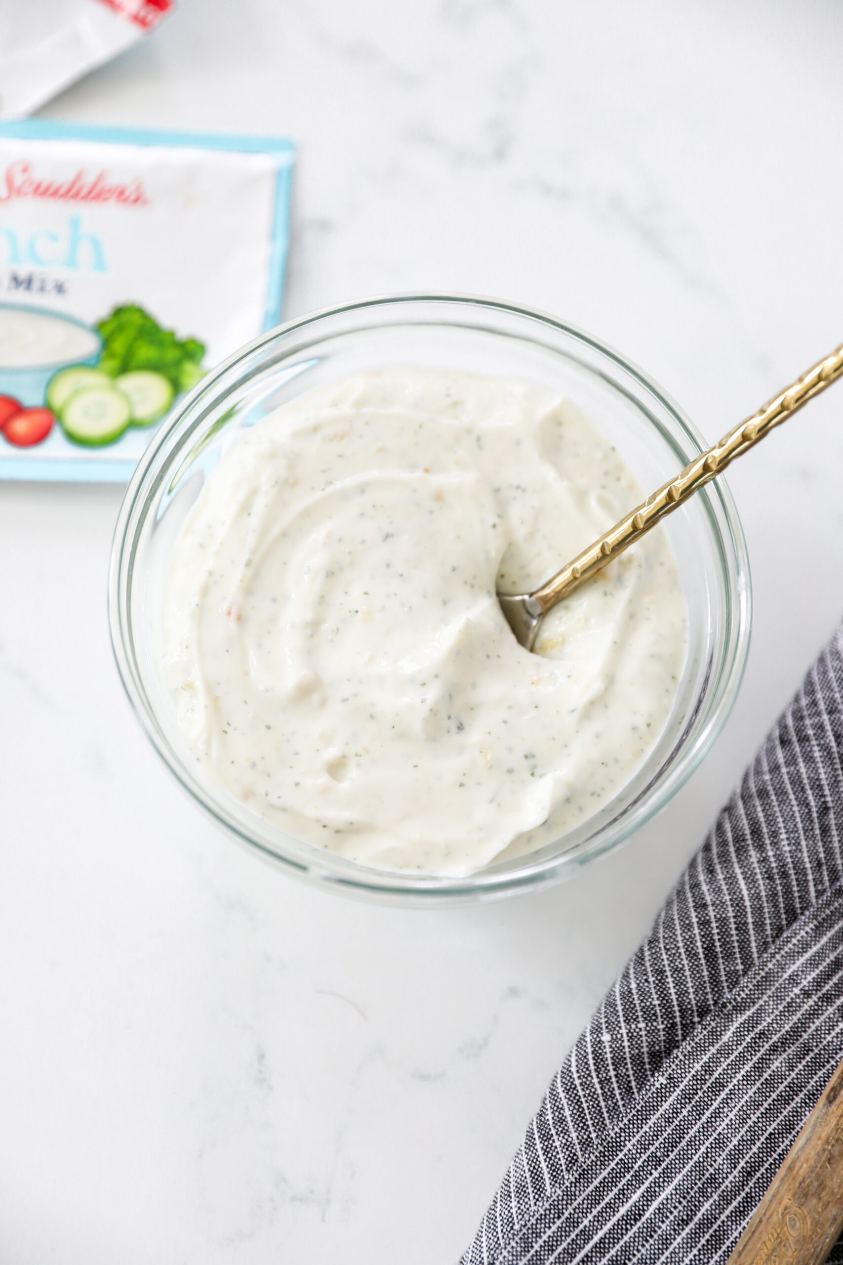 Greek Yogurt Ranch Dip #tararochfordnutrition #diprecipe 