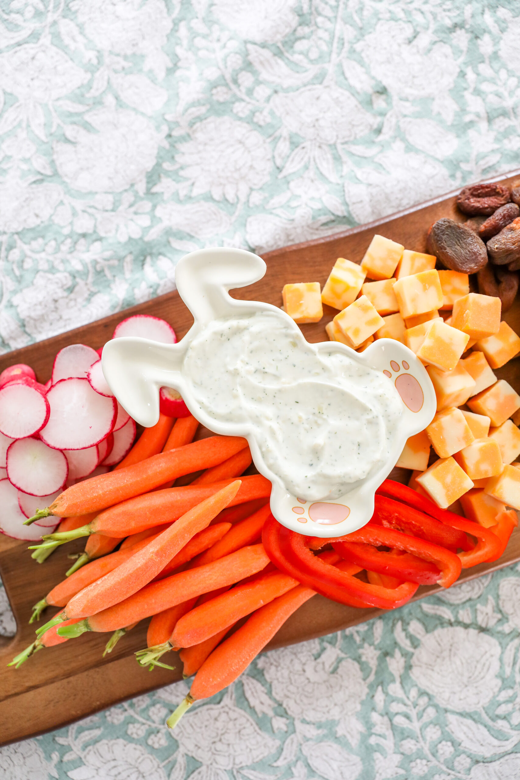 Healthy Easter Snack Board #snackboard #tararochford